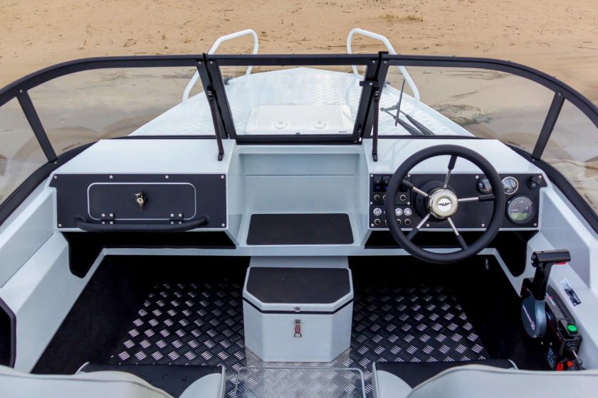 Лодка Волжанка 46