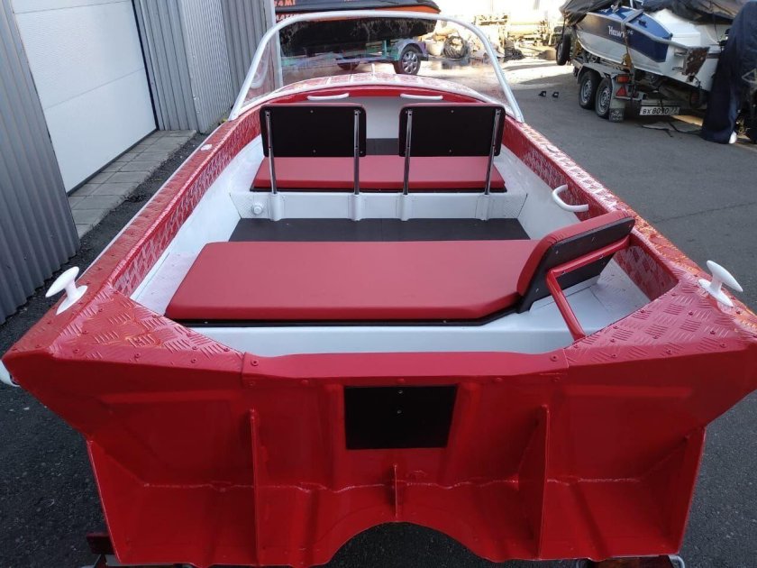 Лодка янтарь 2