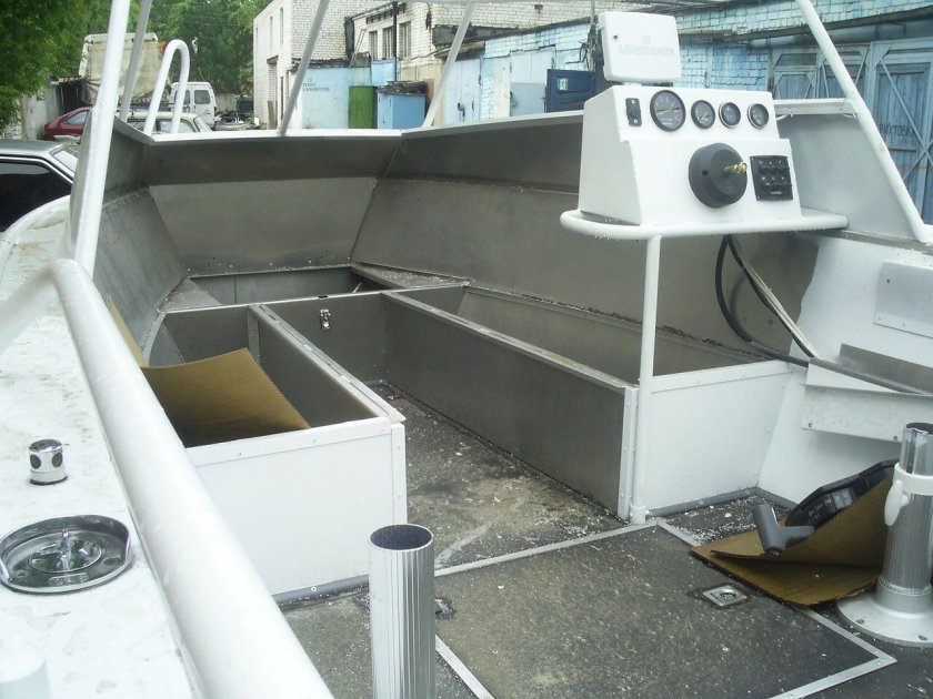 Лодка Серебрянка 3