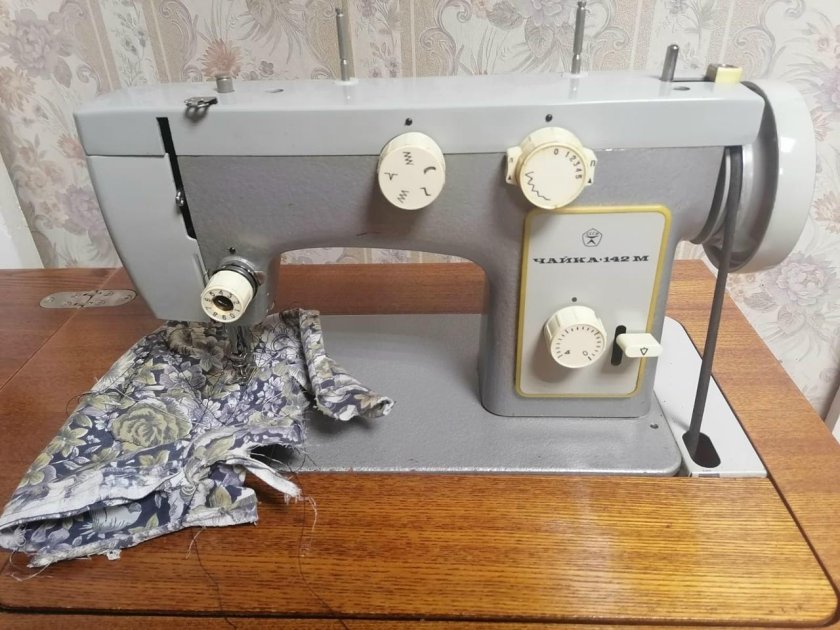 Швейная машинка Чайка