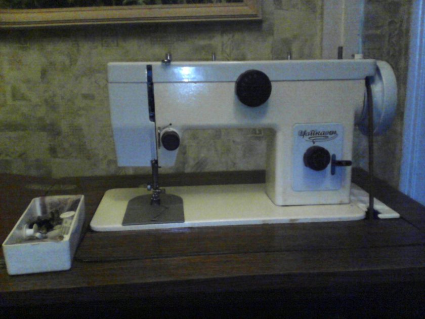 Швейная машинка Чайка 134