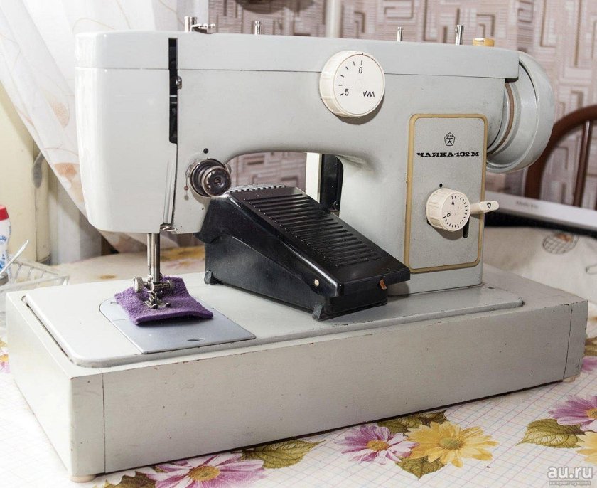 Швейная машина Чайка 143