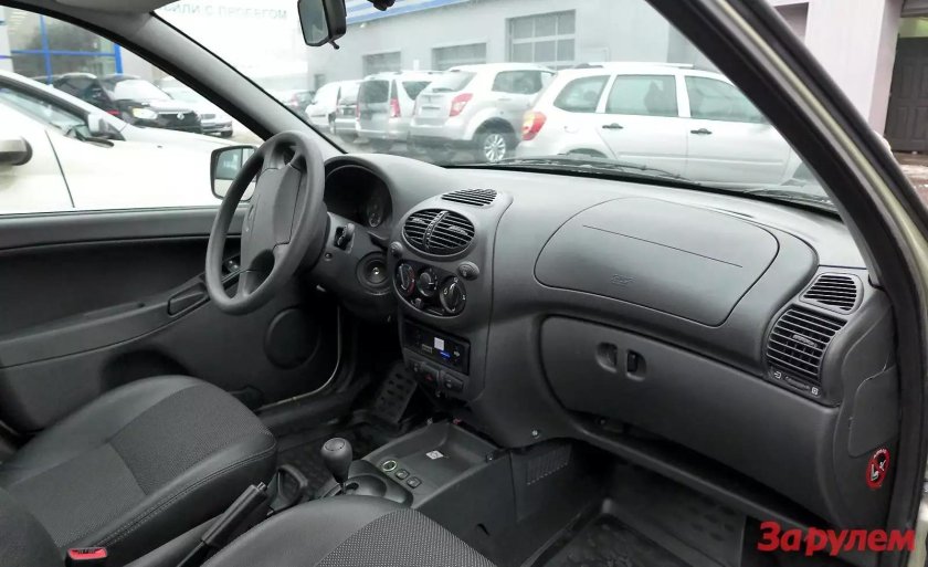 Лада Эллада внутри