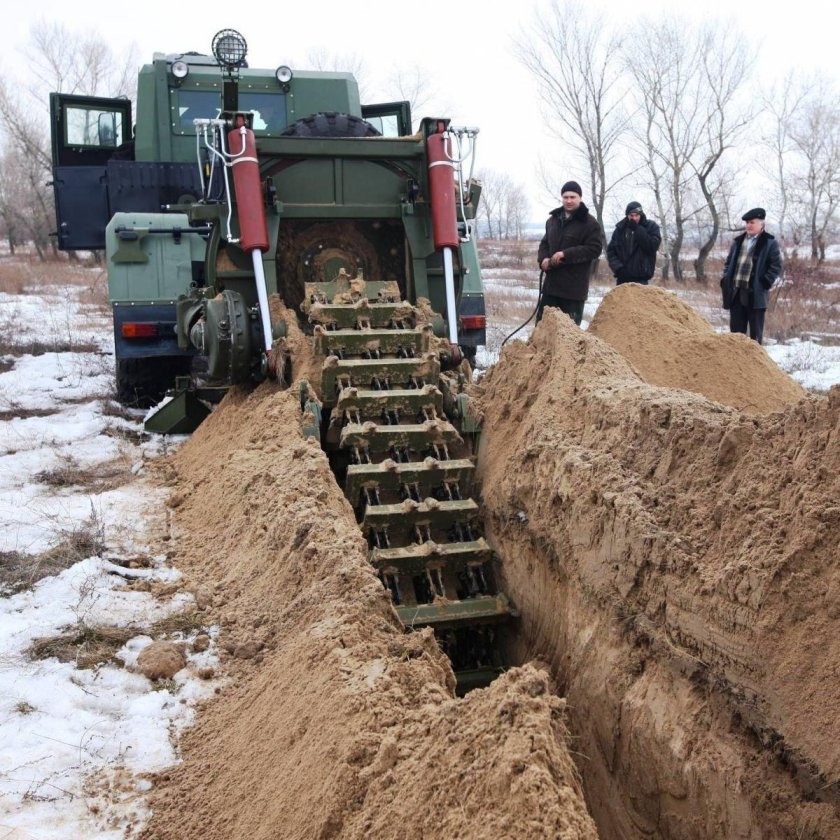 Полковая землеройная машина ПЗМ-3
