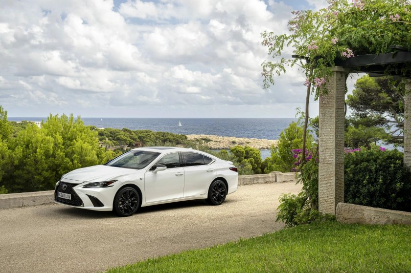 Lexus es f Sport 2023