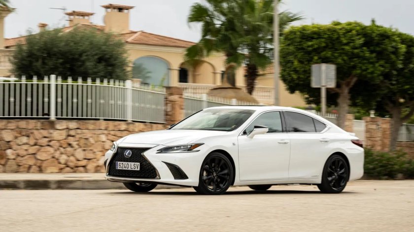 Lexus es 300h 2022