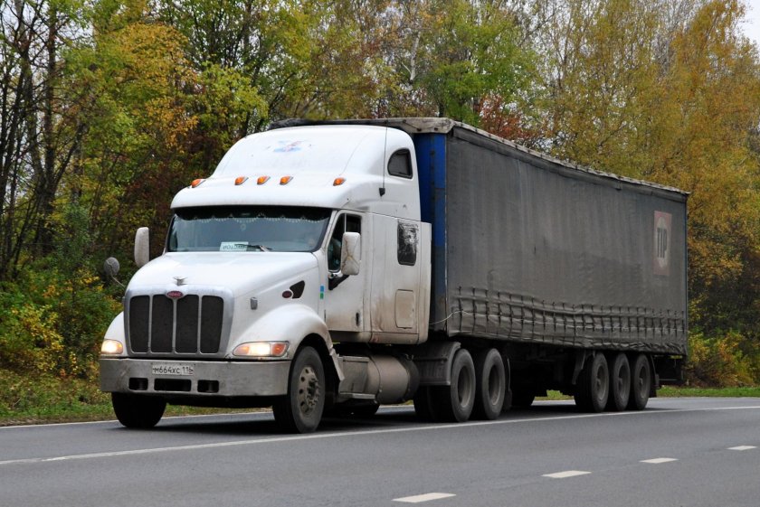 Тягач Петербилт 387