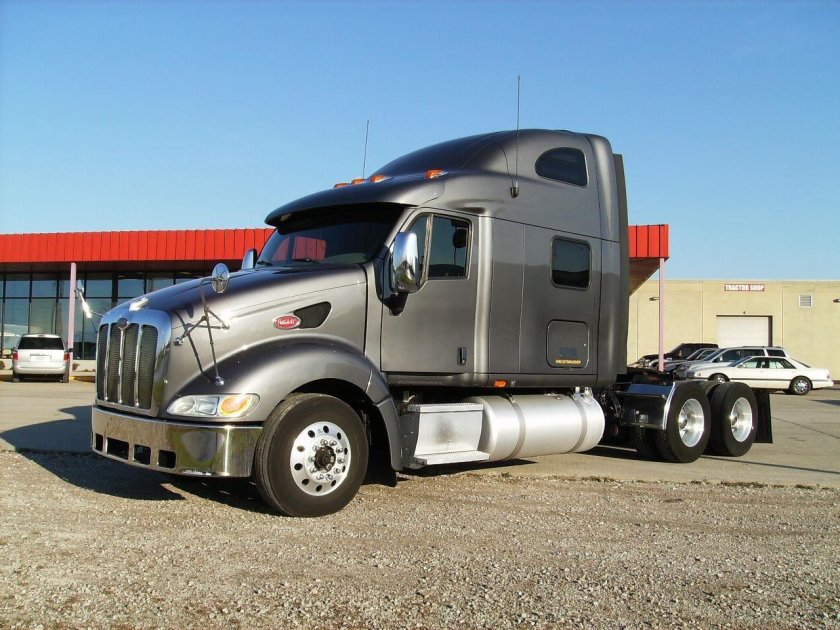 Тягач Петербилт 387