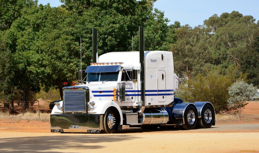 Грузовик Петербилт т 579