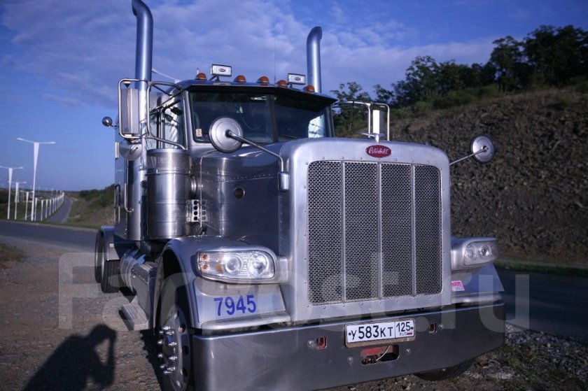 Фура Петербилт 388