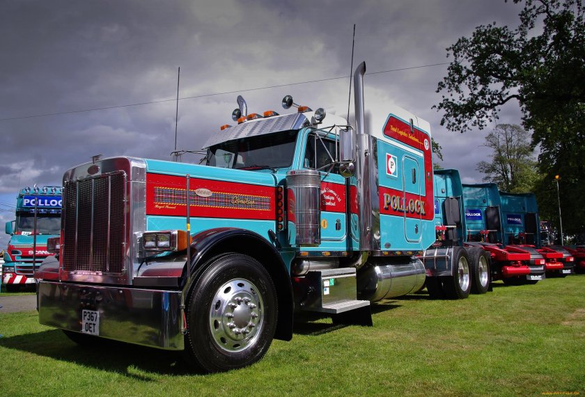 Грузовик Петербилт 379