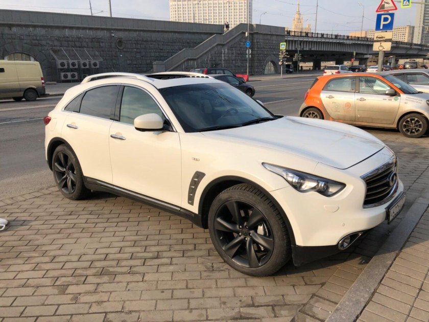 Инфинити fx37 белый