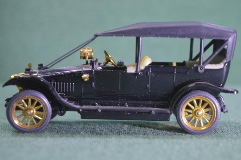 Значок автомобили Руссо Балт