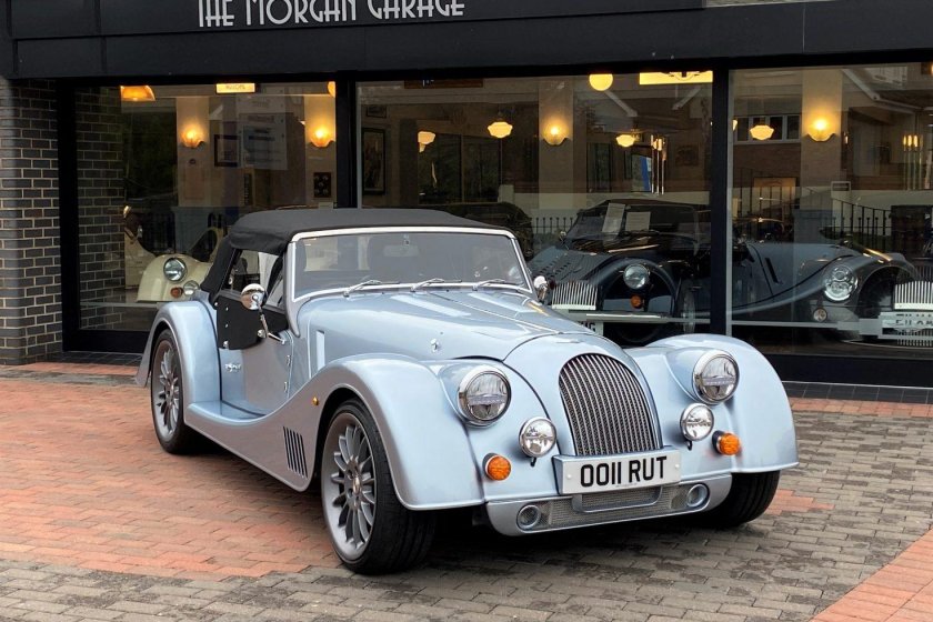 Морган Plus Six