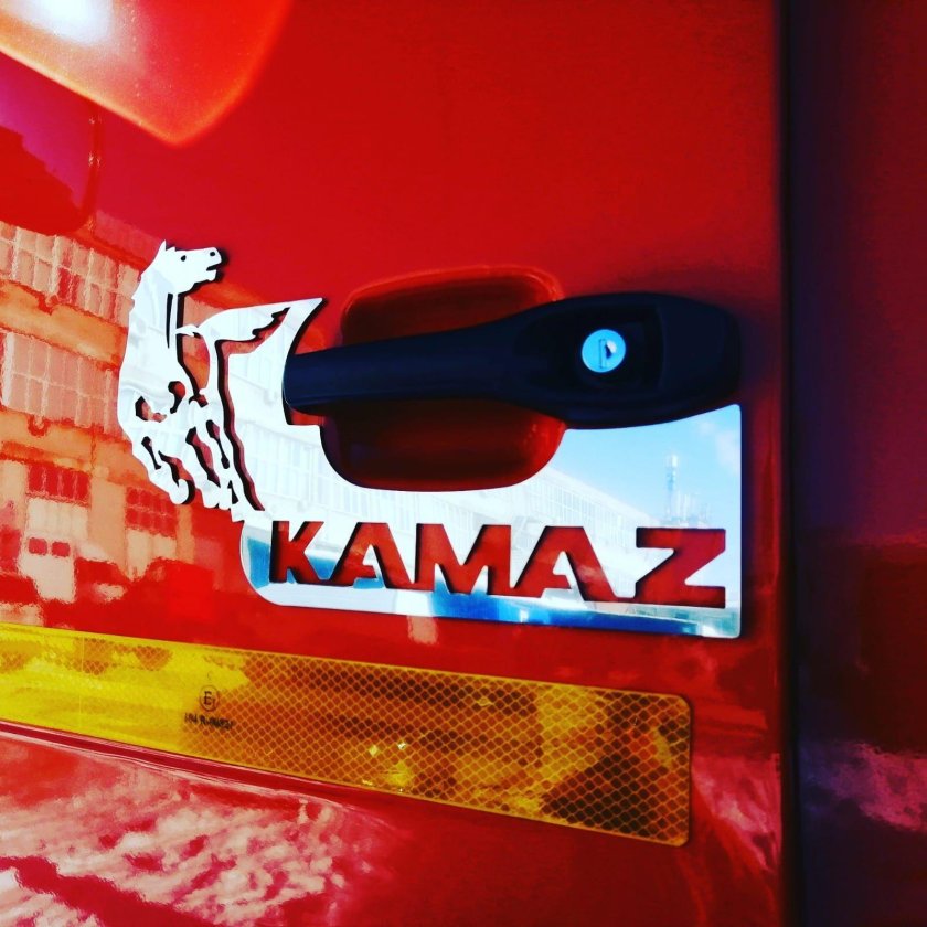 Накладка капота КАМАЗ