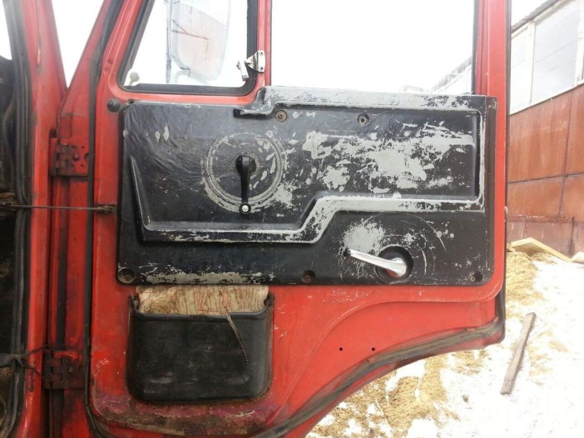 Конструкция двери КАМАЗ 5320