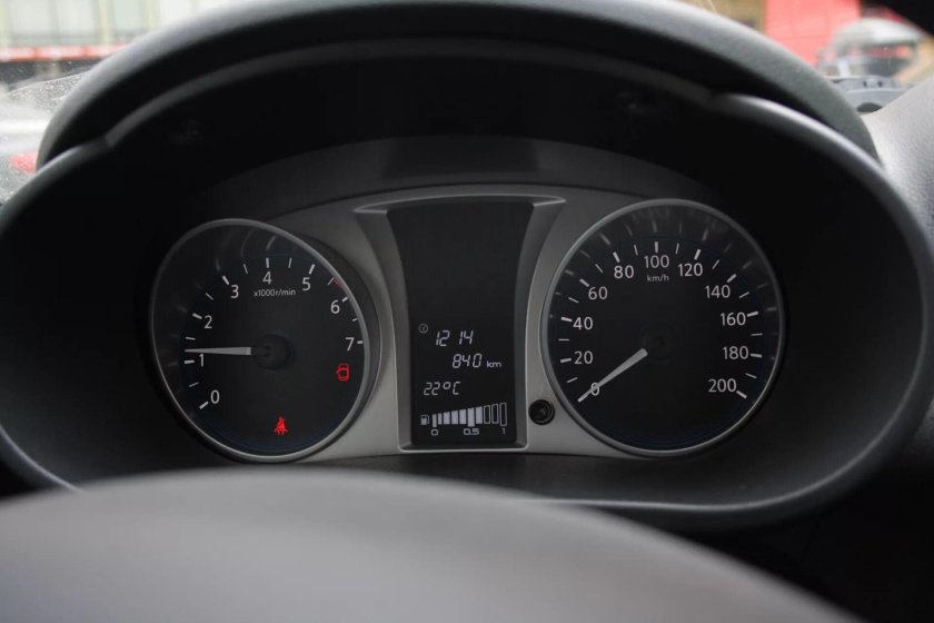 Lada Granta 2014 панель приборов