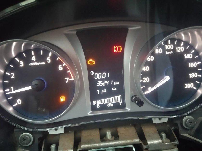 Панель приборов Datsun