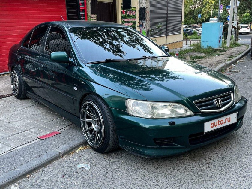 Хонда Аккорд 6 седан