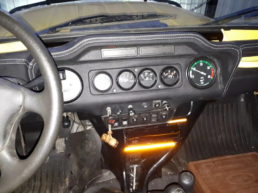 Приборная панель УАЗ 3151