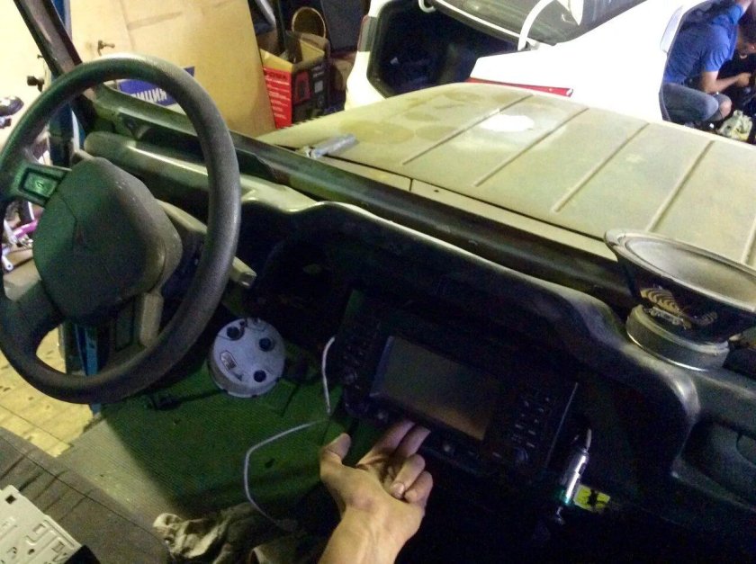 Перетяжка панели УАЗ Хантер