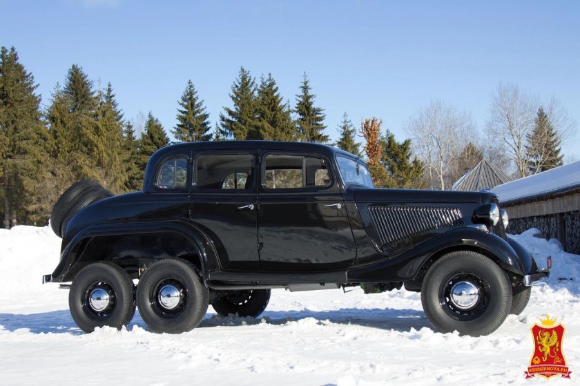 ГАЗ-25 автомобиль