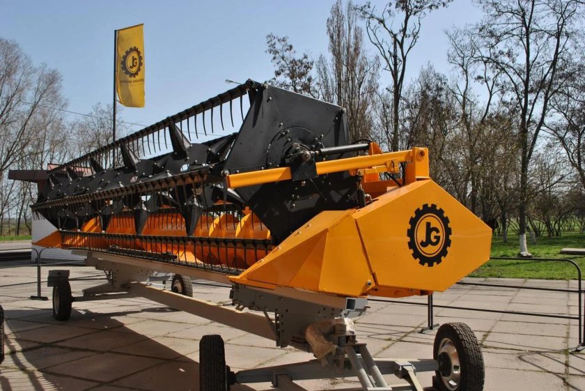 Жатка для уборки сои ЖС-6