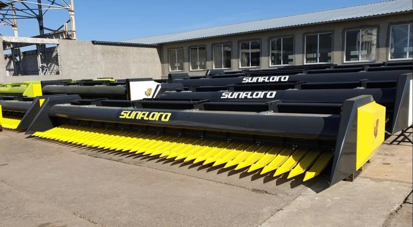 Жатка для уборки подсолнечника ЖНС – 7.4