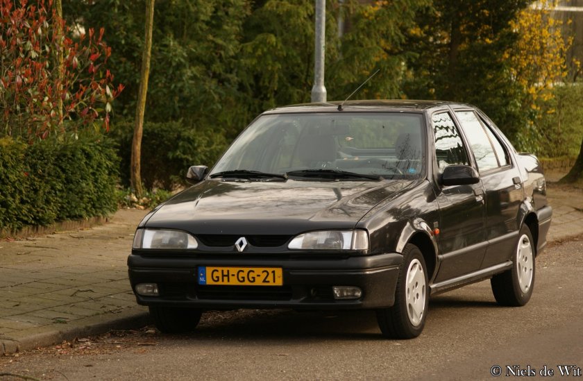 Renault 19 i