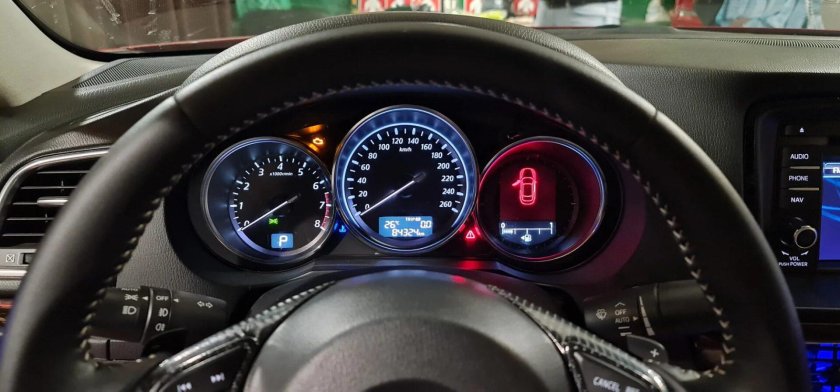 Приборка Мазда 6