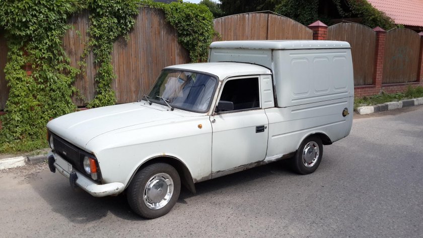 Москвич ИЖ 2715