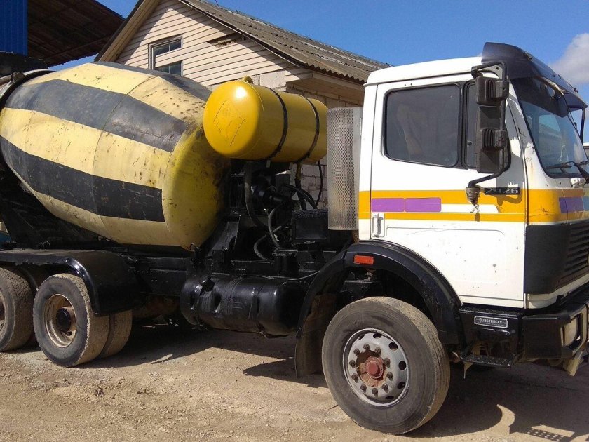 Mersedes 8x4 автобетоносмеситель