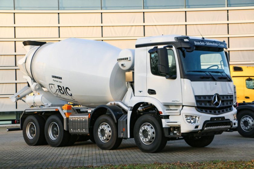 Автобетоносмеситель Mercedes Arocs