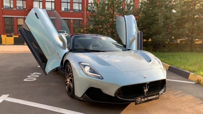 Мазерати родстер