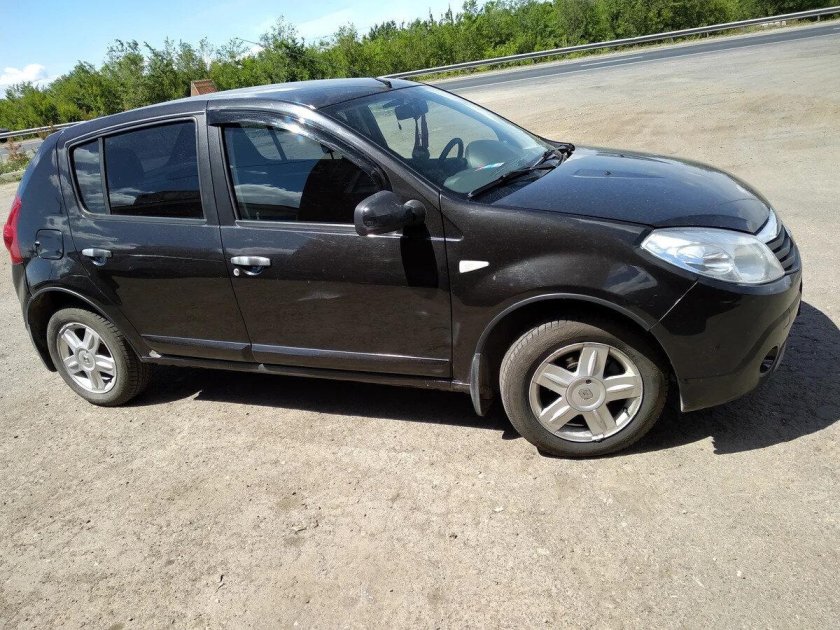 Renault Sandero 2010 черный