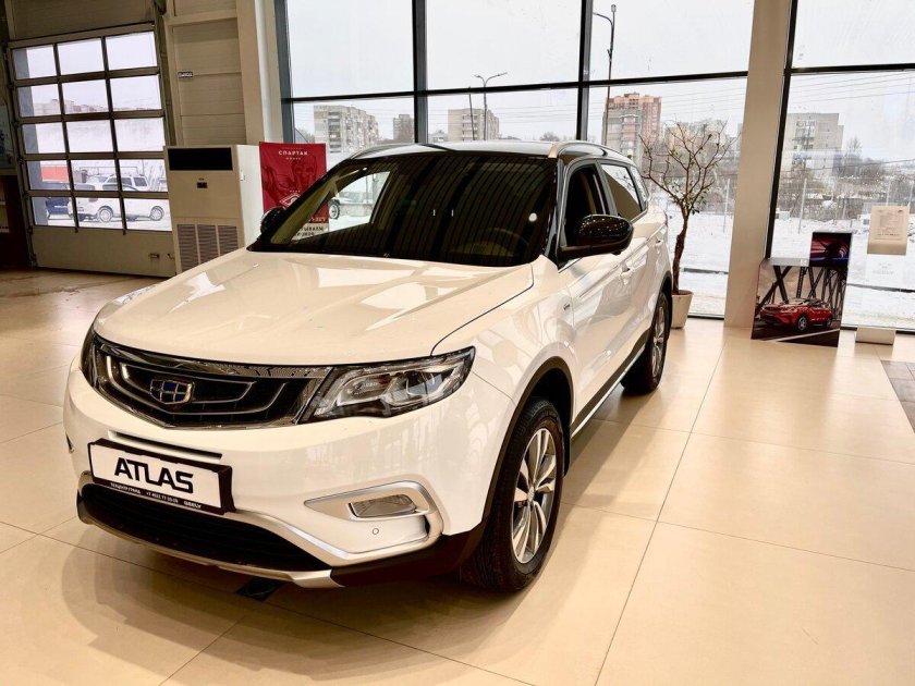 Geely Atlas 2021 белый
