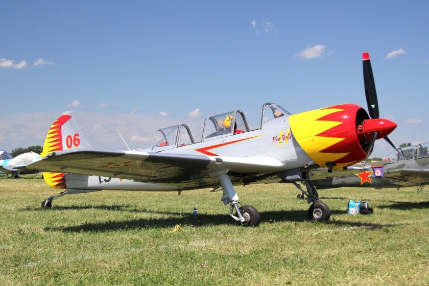 Як-52 учебный