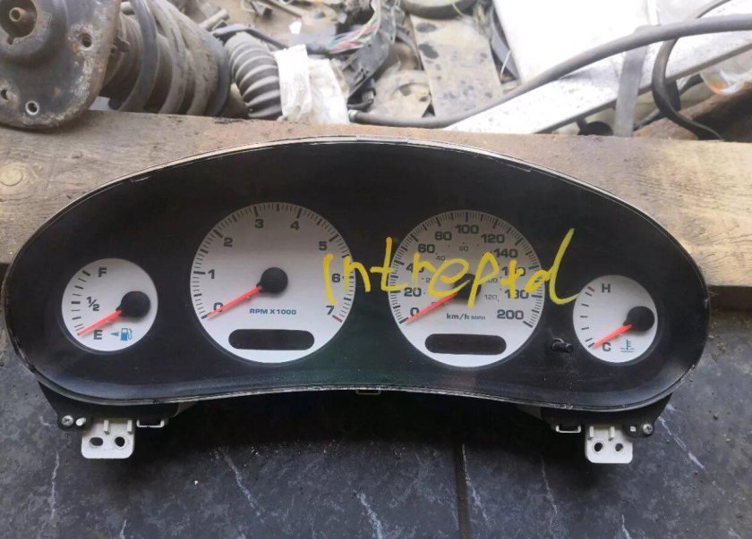 Приборная панель Додж Интрепид