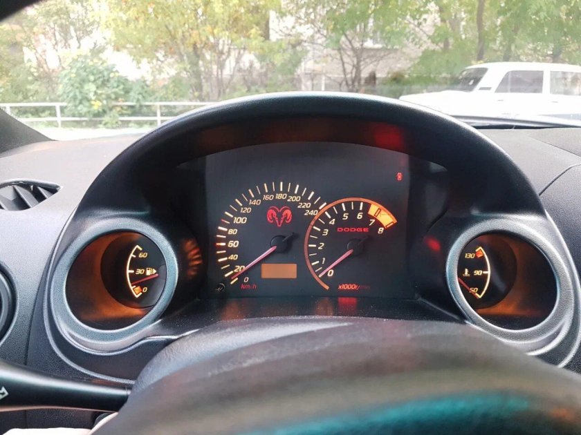 Приборная панель dodge Stratus Coupe