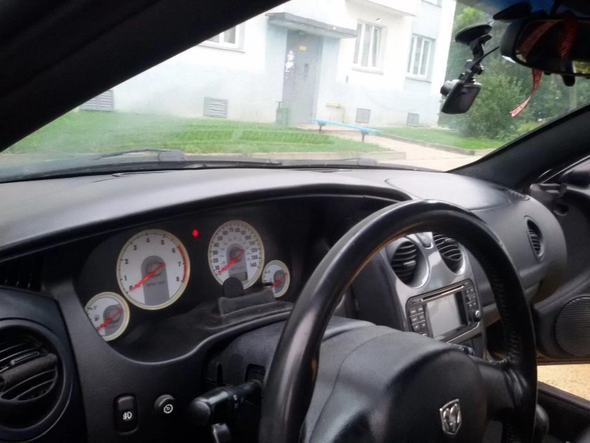 Dodge Stratus перетяжка торпеды