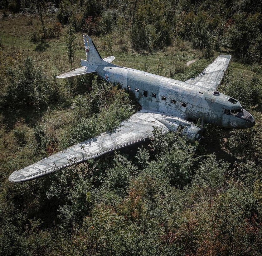 Abandoned plane