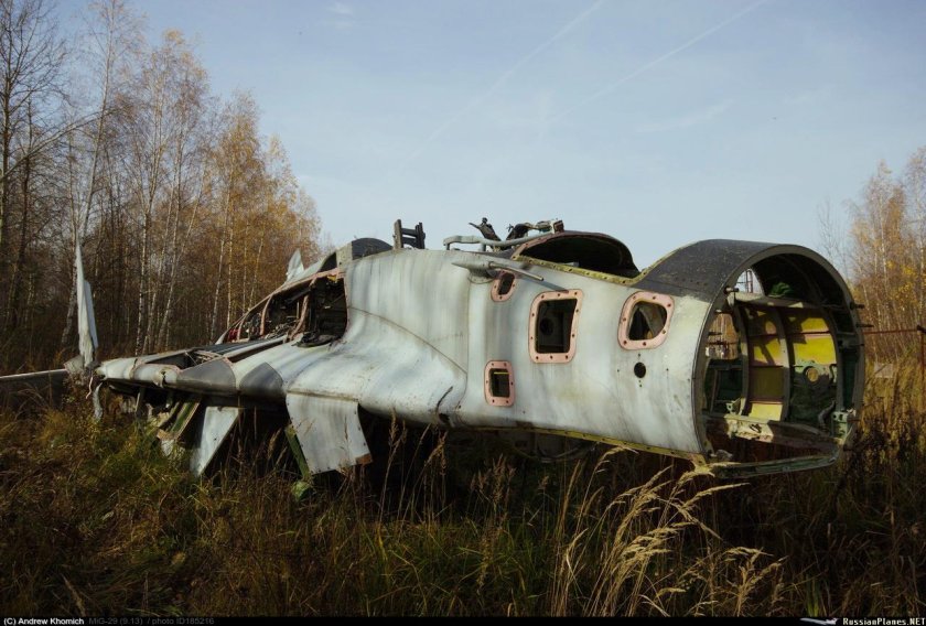 Заброшенный самолет ил 76