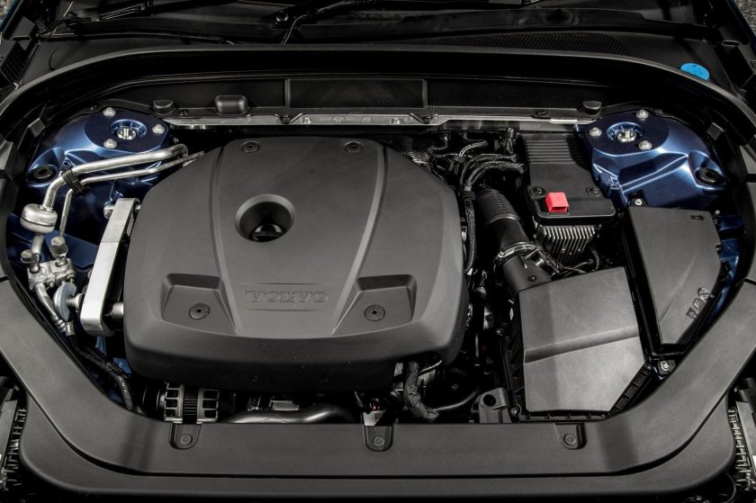 Моторный отсек Вольво хс60 дизель