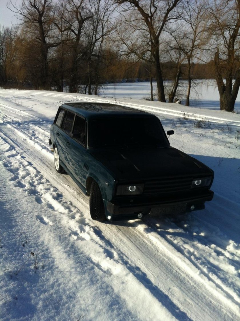 ВАЗ 2107 2104 черная