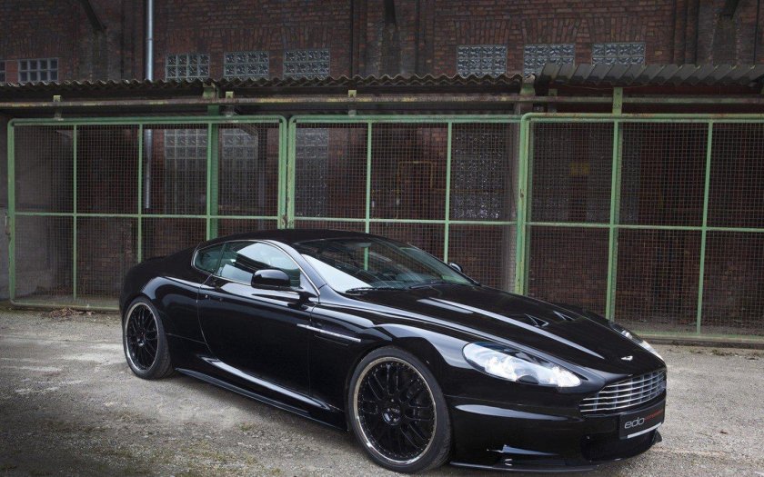 Астон Мартин ДБС