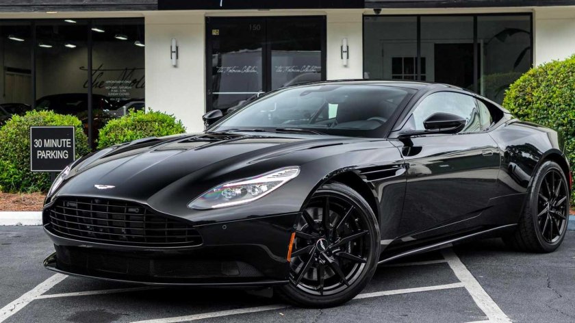 Астон Мартин ДБ 11 черный
