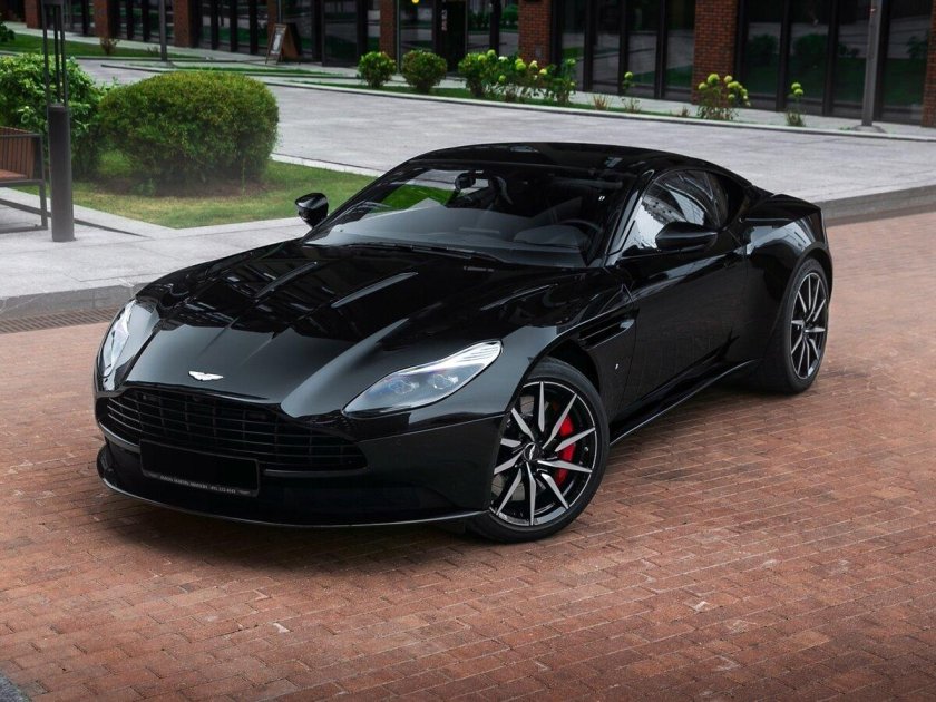 Aston Martin черный