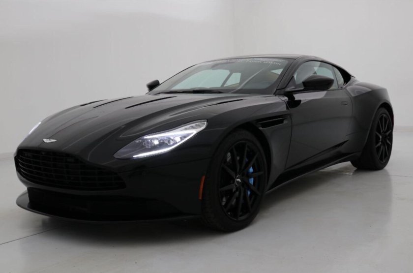Aston Martin db11 черный