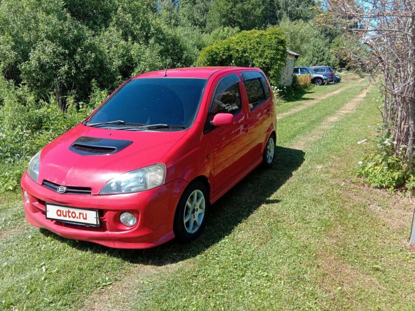 Дайхатсу YRV 2001