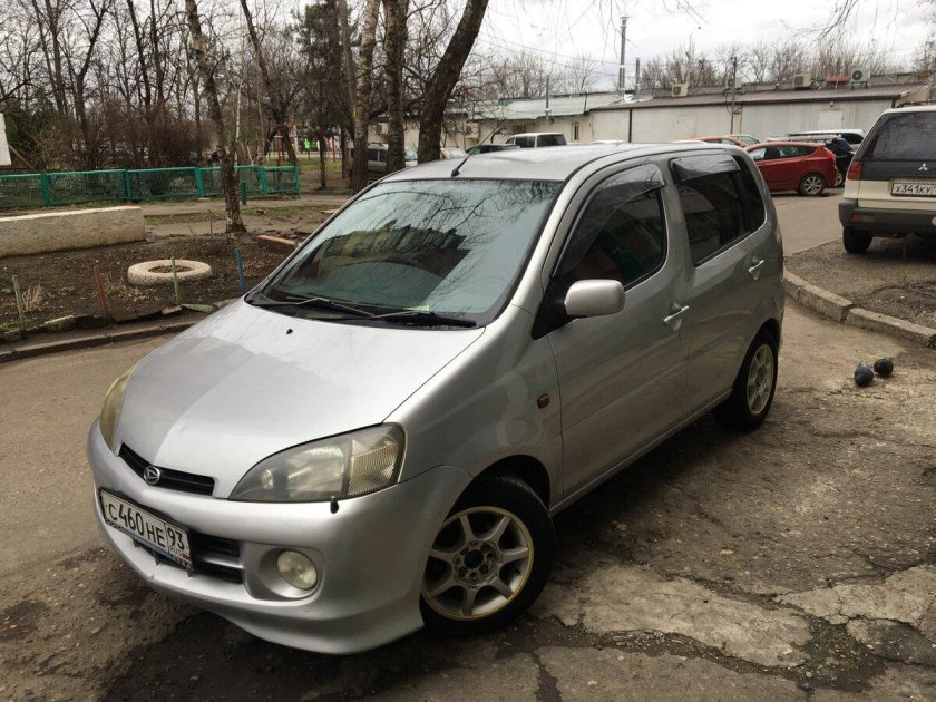 Daihatsu YRV 1.3 at, 2001,